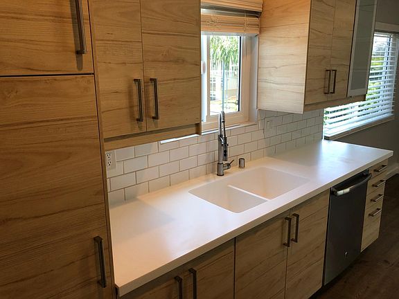 3rd image of 13435 Burbank Blvd APT 12