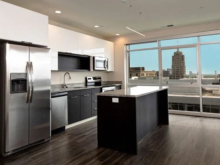Skyline Tower — Photo 12