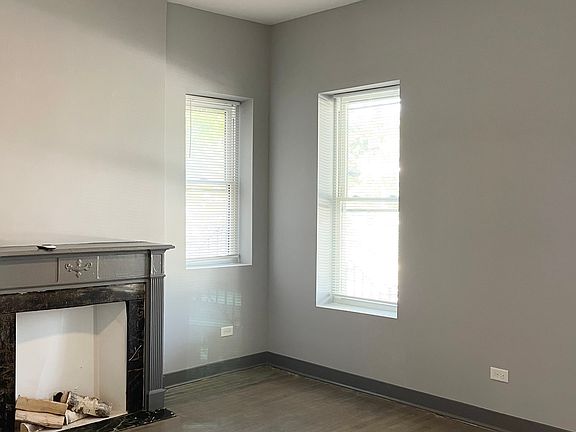 3rd image of 518 N Mayfield Ave APT 1