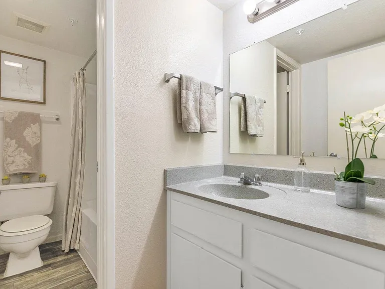 Glen Brae Apartments — Photo 30