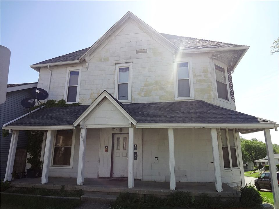 1st image of 202 N East St