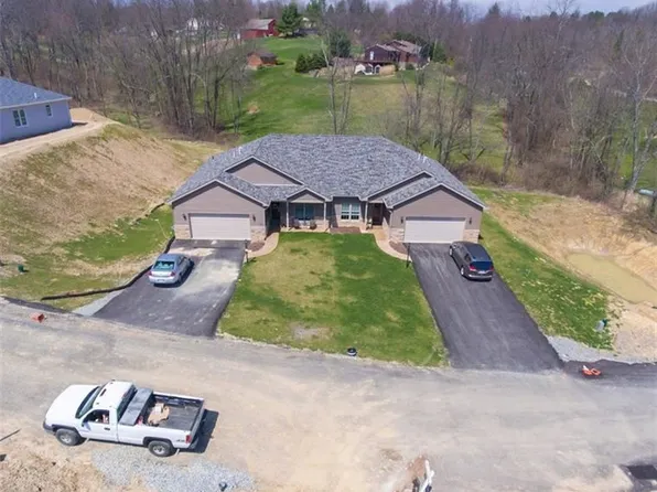427 Wineberry Ridge Ct, Irwin, PA 15642