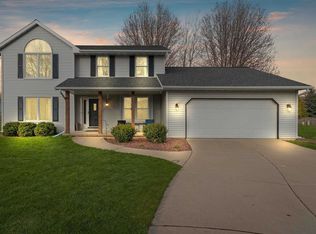 3177 E Ottertail Ct, Green Bay, WI 54311