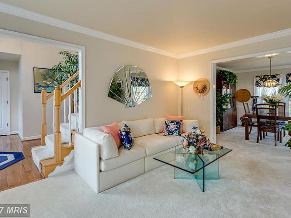 5th image of 6326 Barsky Ct