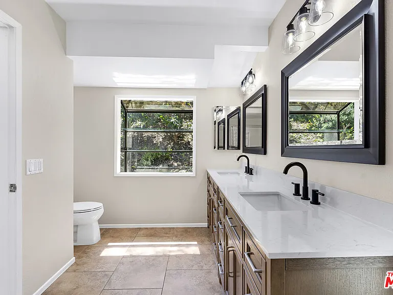 26572 Academy Dr — Photo 10