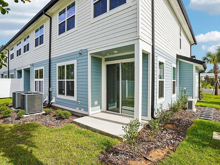 Lake Tavares Apartments — Photo 46