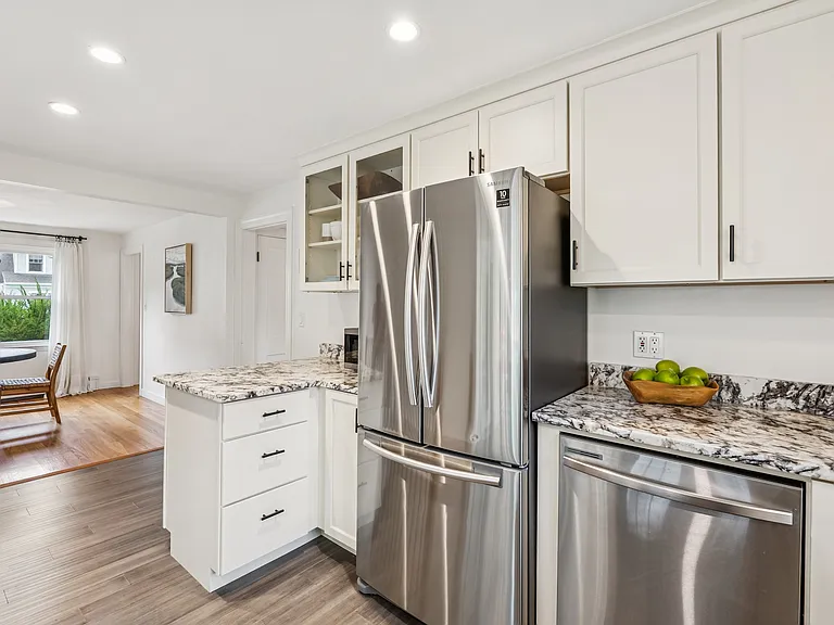 14 Hammond Rd — Photo 9