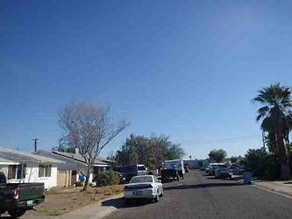 Exterior Neighborhood (street photo)
