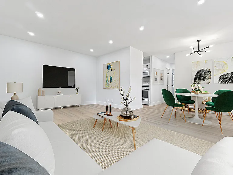 Colonial Village Apartments — Photo 8
