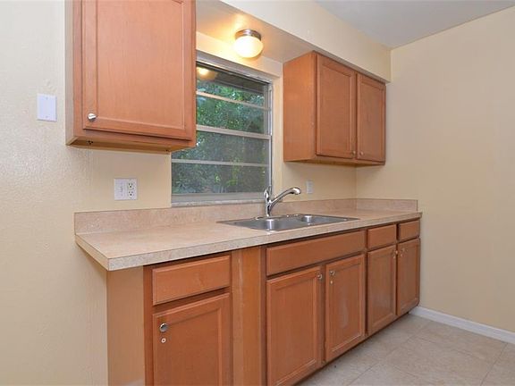 4th image of 2817 E Central Blvd