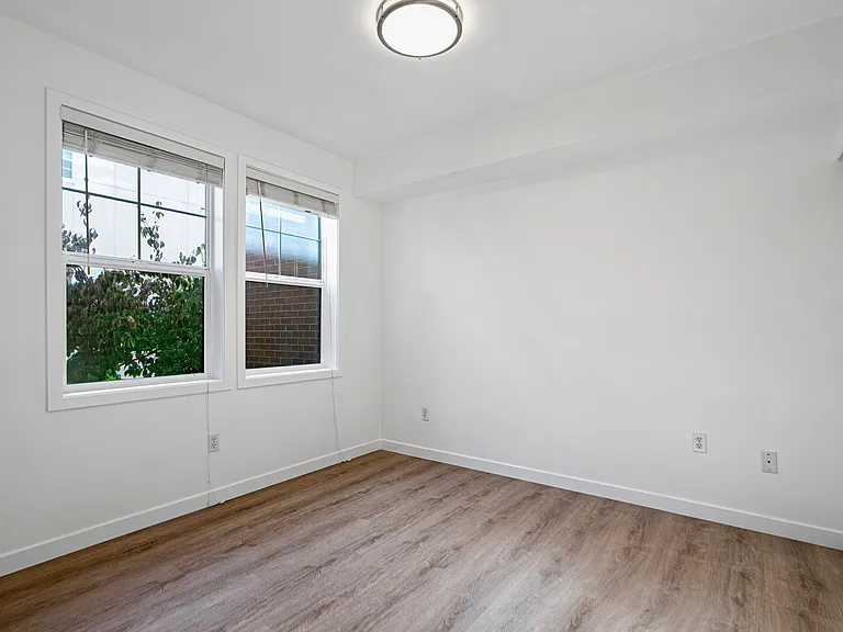 530 4th Ave W #108 — Photo 8