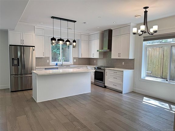 3rd image of 5160 Hammond Bay Rd #105