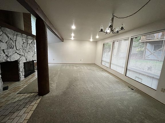3rd image of 6525 159th Ave NE