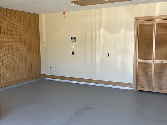 4th image of 715 Fairlawn Dr