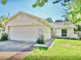 10742 Highland Woods Dr, Sugar Land, TX 77498