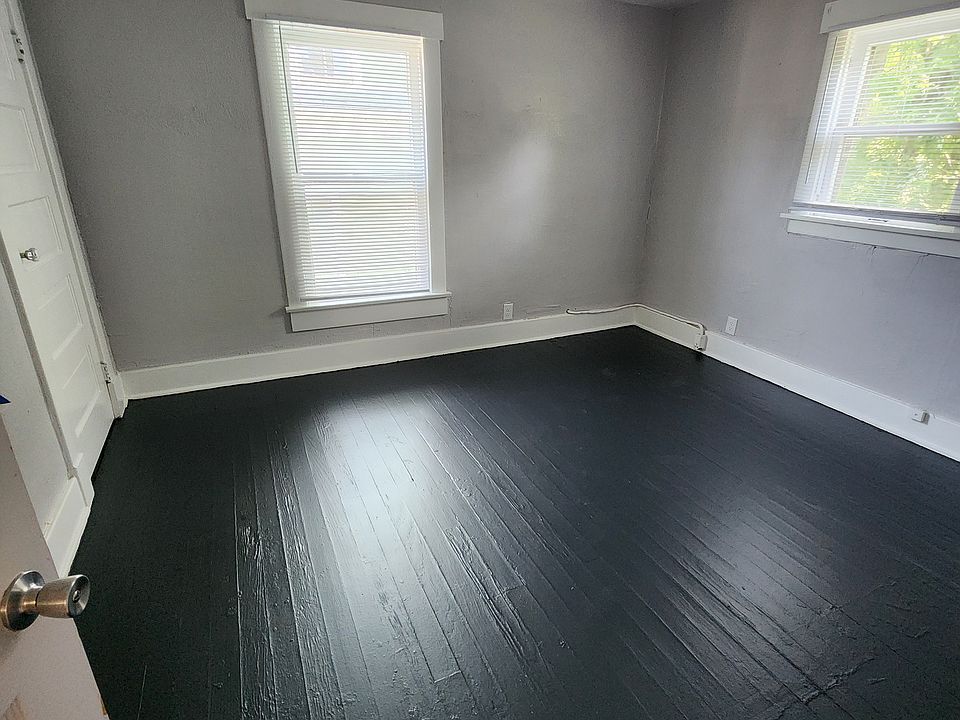 1st image of 84 Fernwood Ave