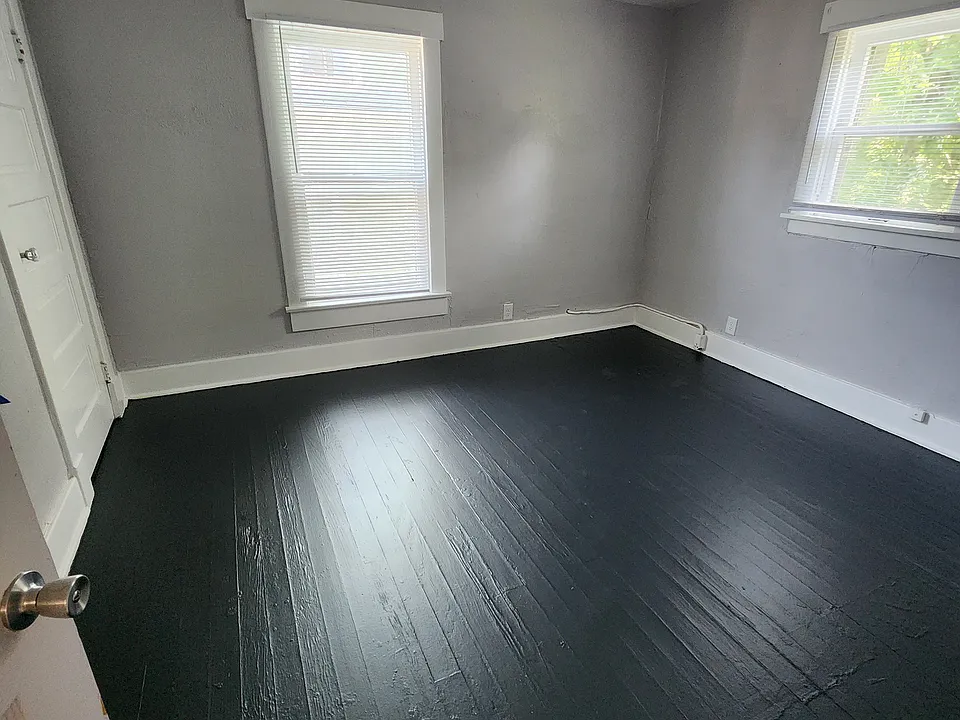 84 Fernwood Ave