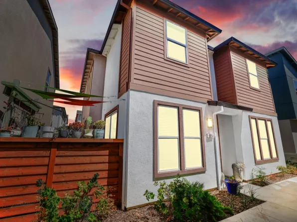 9964 Del Surf Ln, Elk Grove, CA 95757