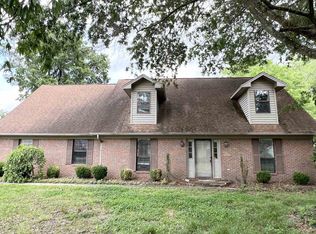 242 Woodside Ln, Dyersburg, TN 38024