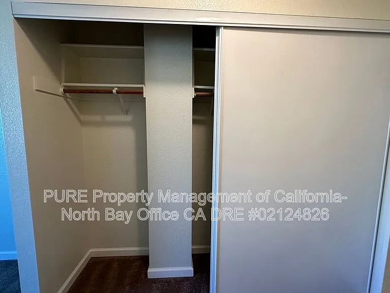 15 Regents Cir — Photo 23