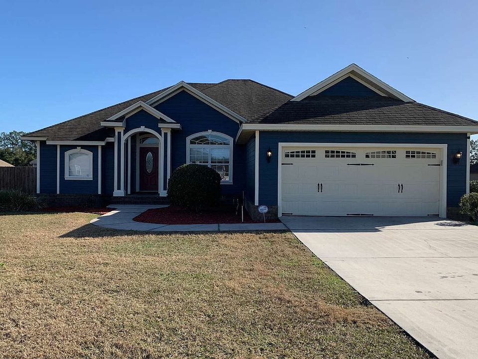 1st image of 221 SW Buttercup Dr