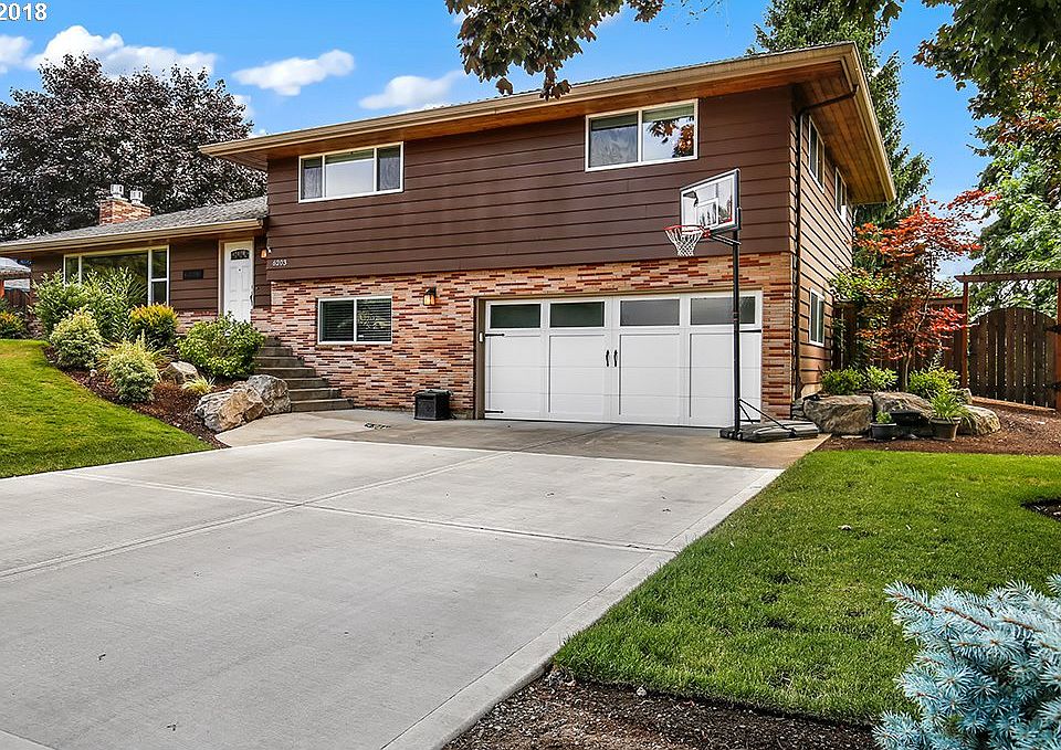 1st image of 6203 NW Lupin Way