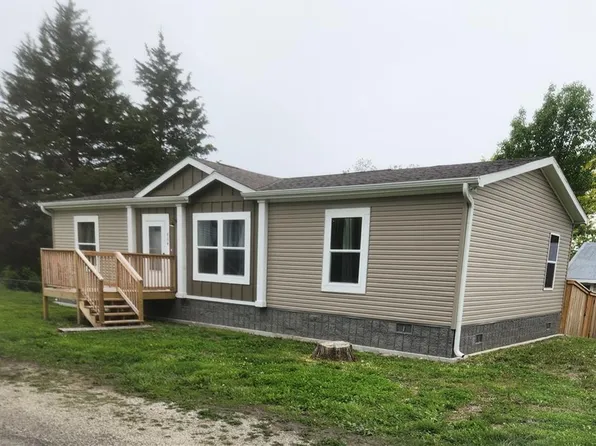 804 West St, Stewartsville, MO 64490