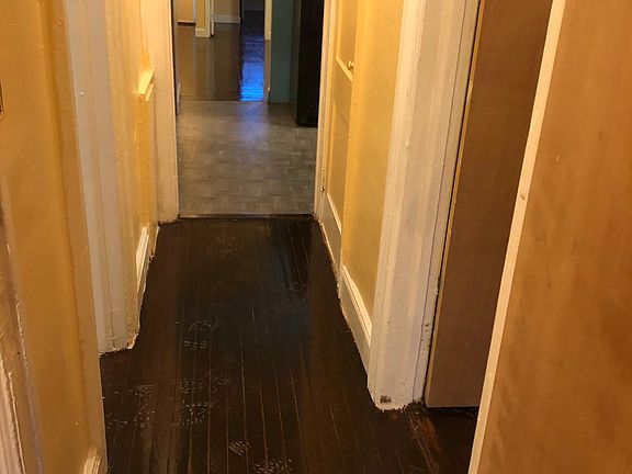 4th image of 920 E 231st St APT 1