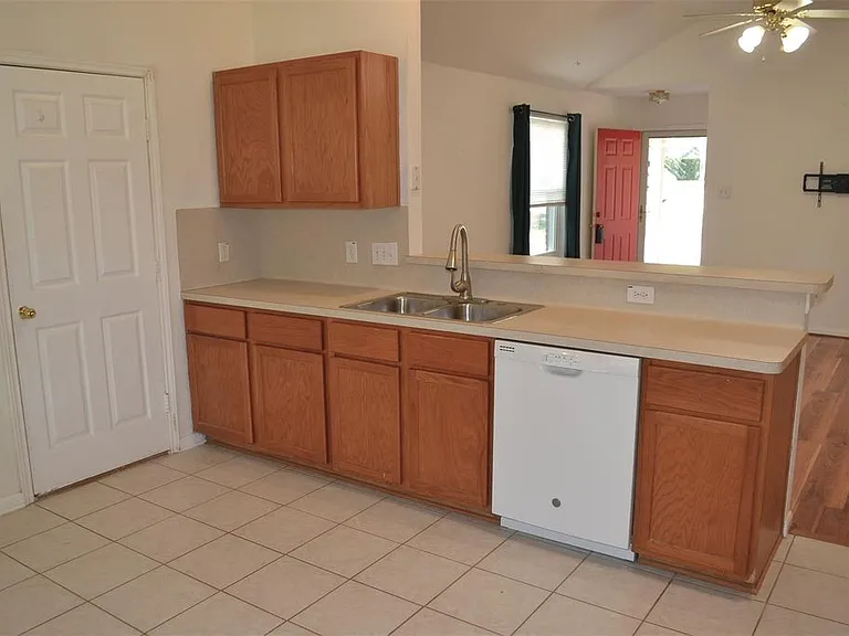 14107 Running Bear Dr — Photo 3