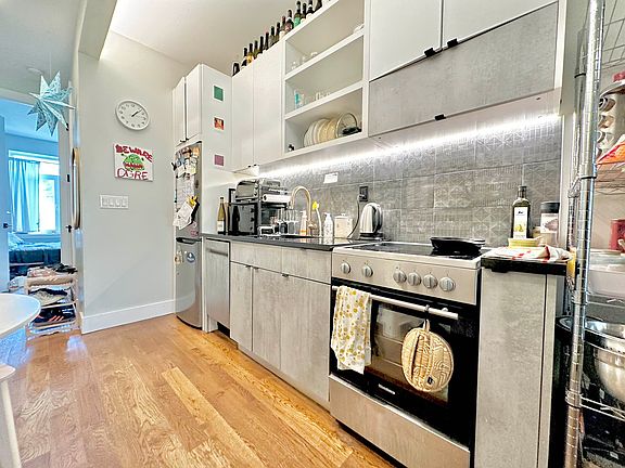 2nd image of 243 Suydam St #3L