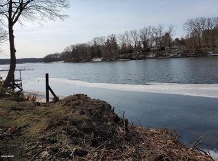 7174 Cascade Rd SE, Grand Rapids, MI 49546