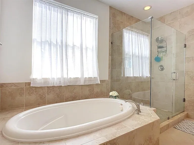 11931 SW Crestwood Cir — Photo 19
