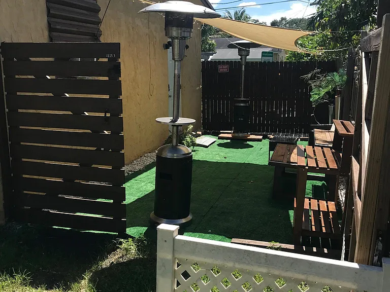 310 SW 9th Ave — Photo 39