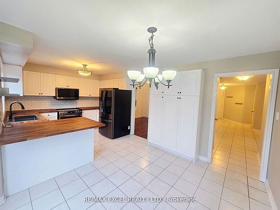 5th image of 38 Shaina Ct