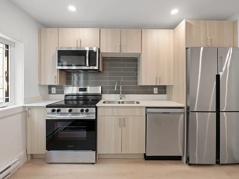 145 Saint Andrew St #145 — Photo 3