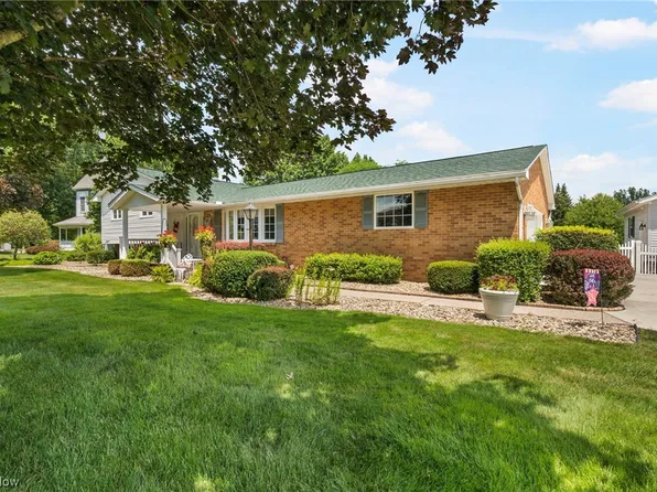 1231 Crestview Ave SW, New Philadelphia, OH 44663