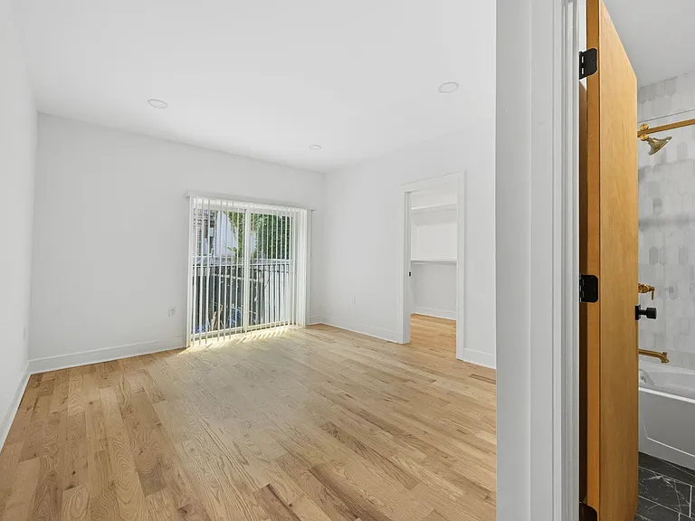 525 Washington St #1 — Photo 7