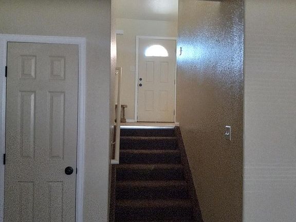 4th image of 981 S Coral Pl