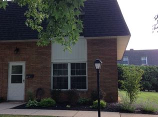 6870 Smith Rd, Cleveland, OH 44130