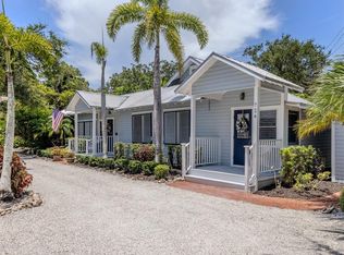 726 Eagle Point Dr, Venice, FL 34285