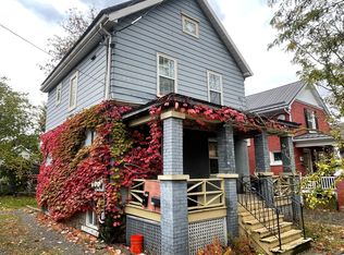 17 Marmora St #1, Saint Catharines, ON L2P 3B9