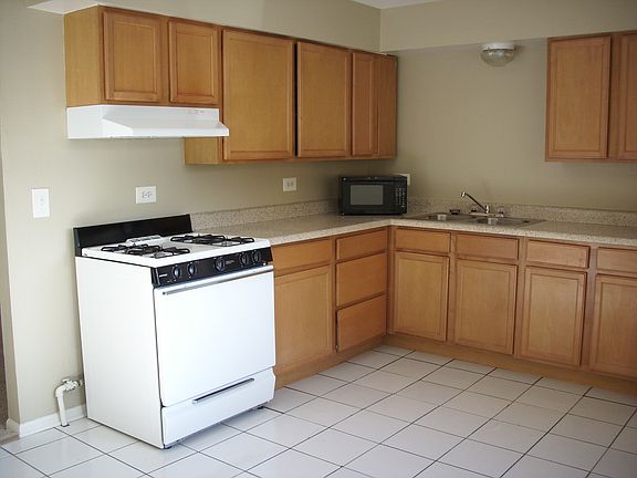4th image of 1537 S Redwood Dr