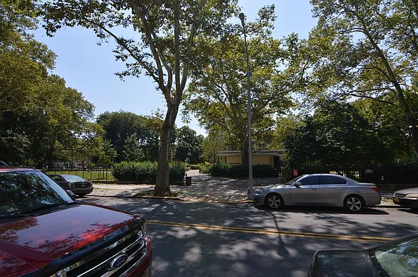 Rented by Bold New York | media 8