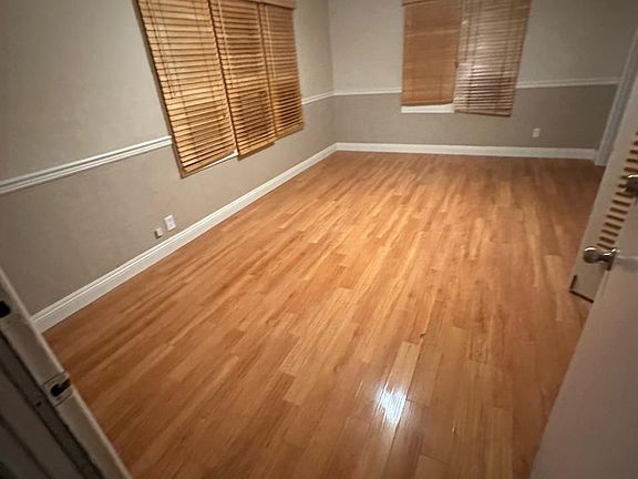 4th image of 714 E Chevy Chase Dr #7
