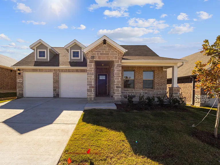 6649 Valley Lake Ln — Photo 1