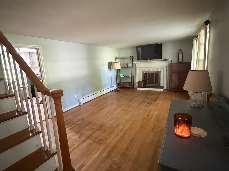 83 Burnham Rd — Photo 16