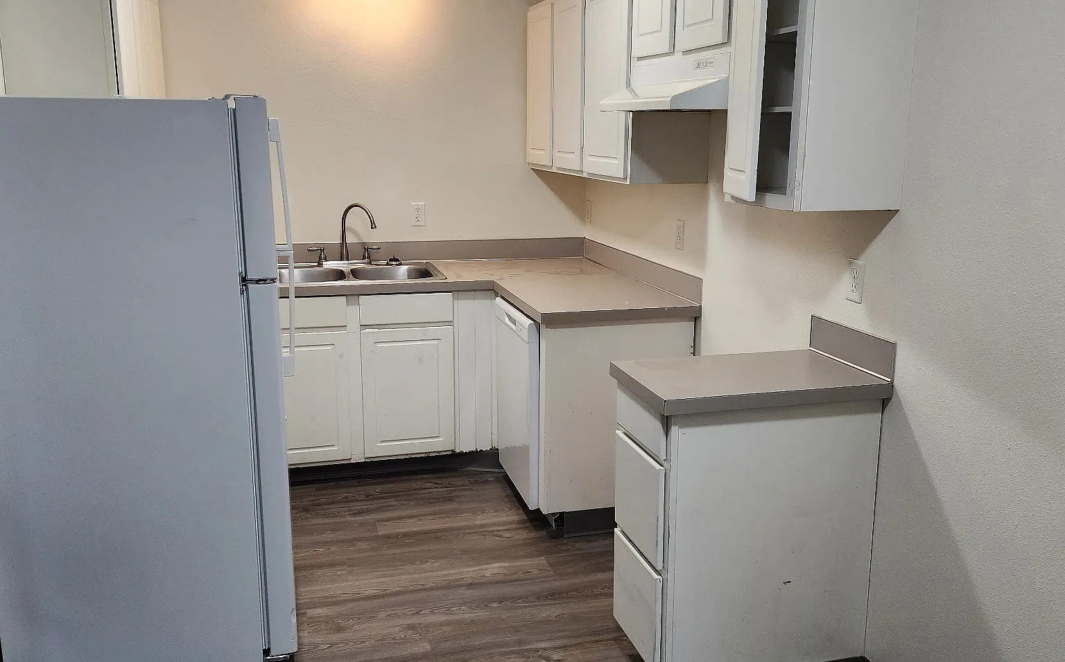 2 bed, $1,400 — Photo 2