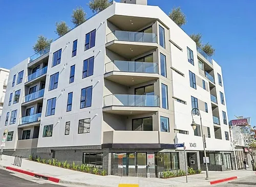 10431 Santa Monica Photo 1