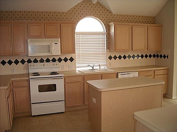 5th image of 410 Milton Dr
