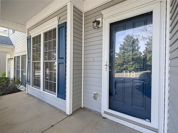 3rd image of 118 Heritage Place Dr